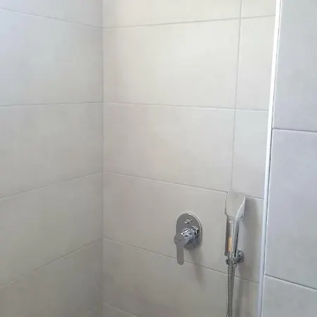 Elichrison House Nyaraló *